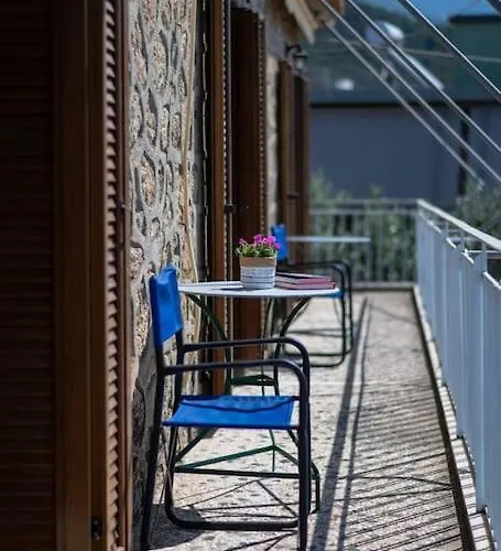 Chrysanthi * Καρδαμύλη