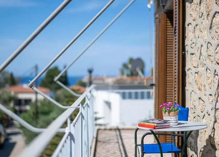 Chrysanthi * Καρδαμύλη