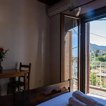 Chrysanthi 卡德哈米利